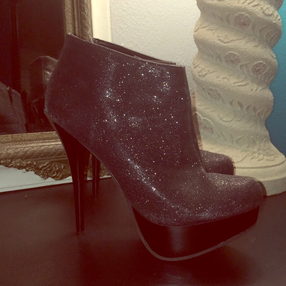 COPY - Dollhouse Stilettos Women’s shoes size 8 - Picture 1 of 5